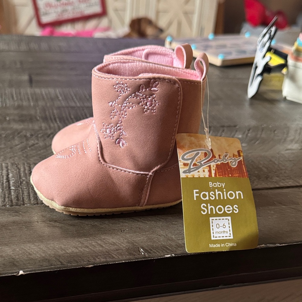 Baby girl pink cowboy boots NWT 0-6 month